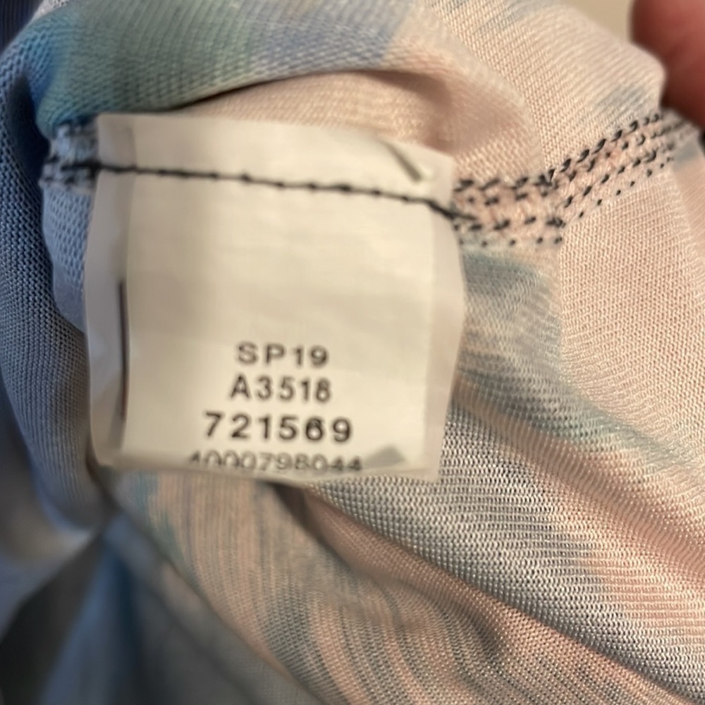 The North Face Slim Fit Tank Top. Multi color. Size small - Picture 4 of 8